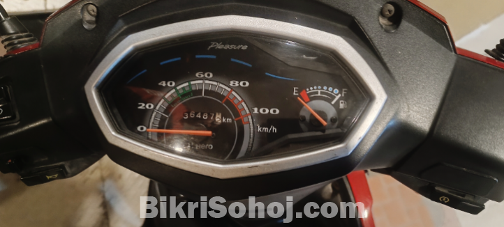 HERO Pleasure, 102cc, 77 km/h Top Speed, 40-45 KMPL Mileage
